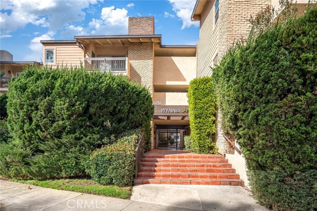 6151 Canterbury Drive, Culver City CA: https://media.crmls.org/medias/3c389928-e0f0-40b1-a234-c23627e944a0.jpg
