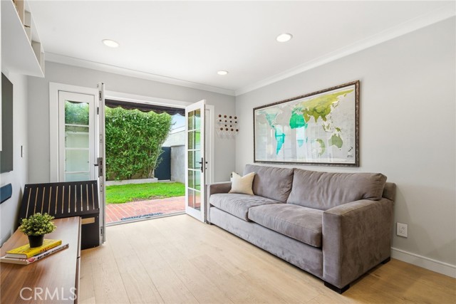 Detail Gallery Image 19 of 47 For 220 Detroit Ave, Huntington Beach,  CA 92648 - 3 Beds | 2/1 Baths