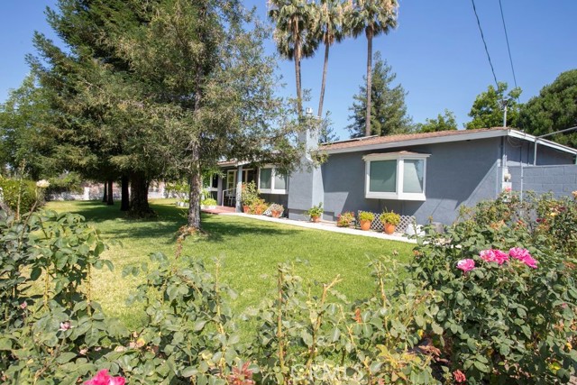 1019 W Milton Drive, Glendora CA: https://media.crmls.org/medias/3c3a863e-b680-41dc-9356-bf71cf8a5c1a.jpg