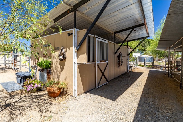 4225 Farousse Way, Paso Robles CA: https://media.crmls.org/medias/3c3aad0c-e99e-419b-9245-b37d37a2beb5.jpg