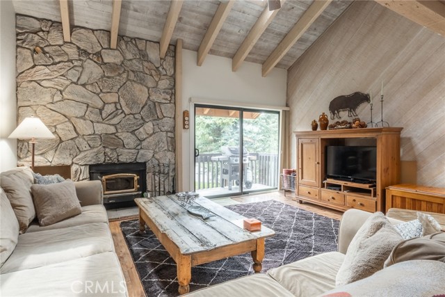 Detail Gallery Image 2 of 41 For 105 Sanctuary #105,  Mammoth Lakes,  CA 93546 - 2 Beds | 2 Baths