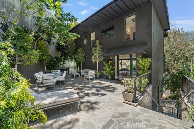 1782 Viewmont Drive, Los Angeles CA: https://media.crmls.org/medias/3c3b8e31-0cb0-4fa8-b7b8-5caaba8b9d86.jpg