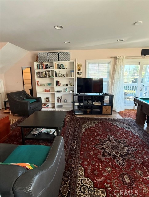 Detail Gallery Image 4 of 22 For 2367 Elden, Costa Mesa,  CA 92627 - 1 Beds | 1 Baths