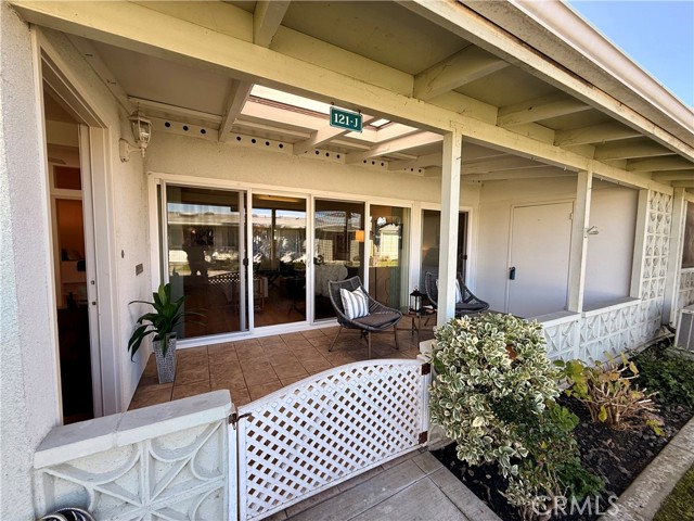 Detail Gallery Image 2 of 19 For 13500 Wentworth Ln 121j,  Seal Beach,  CA 90740 - 2 Beds | 1 Baths
