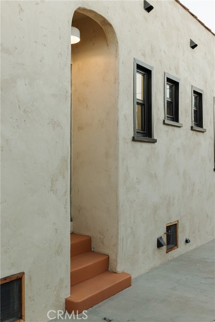 Detail Gallery Image 34 of 42 For 1935 W 76th St, Los Angeles,  CA 90047 - 3 Beds | 3 Baths