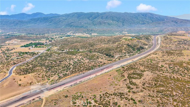 Detail Gallery Image 4 of 19 For 4550 Summit Valley Rd, Hesperia,  CA 92345 - – Beds | – Baths