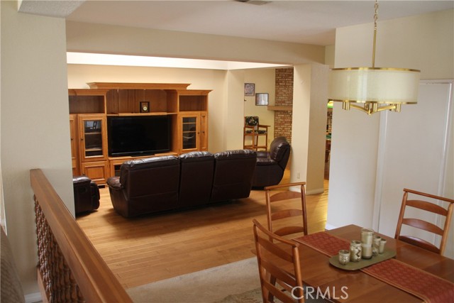 Detail Gallery Image 9 of 10 For 520 Woodland Hills Dr, Escondido,  CA 92029 - 4 Beds | 2/1 Baths