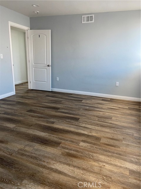 211 W 43rd Street #3, Los Angeles, CA, 90037 211 W 43rd Street #3, Los Angeles, CA, 90037