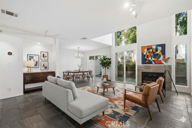 Detail Gallery Image 7 of 39 For 10056 Melinda Way #3,  Northridge,  CA 91325 - 2 Beds | 2/1 Baths