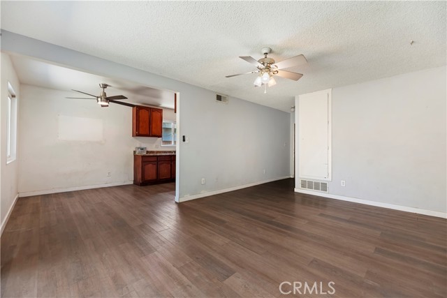 Detail Gallery Image 9 of 30 For 2871 E Tyler, Long Beach,  CA 90810 - 3 Beds | 2 Baths