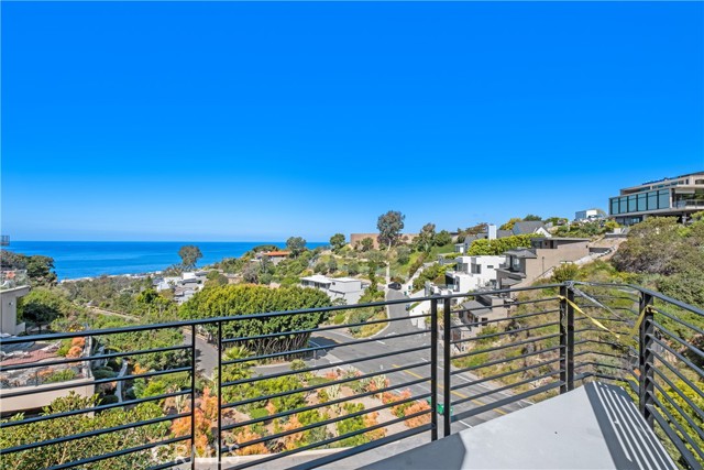 Detail Gallery Image 25 of 54 For 901 Summit Dr, Laguna Beach,  CA 92651 - 4 Beds | 3 Baths