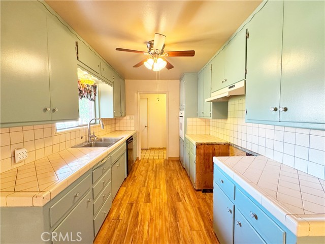 1041 Golden Gate Avenue, Dos Palos CA: https://media.crmls.org/medias/3c41f19d-28d3-4909-bca2-6b16f8617f44.jpg