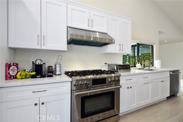 Detail Gallery Image 15 of 47 For 10947 Lurline Ave, Chatsworth,  CA 91311 - 5 Beds | 4 Baths