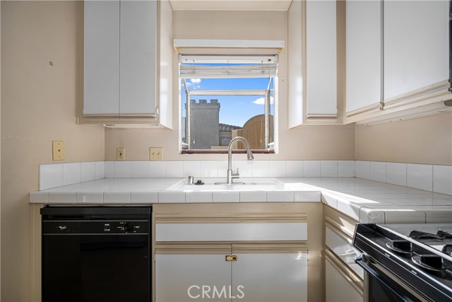 Detail Gallery Image 24 of 55 For 3605 E Anaheim #407,  Long Beach,  CA 90804 - 3 Beds | 2 Baths