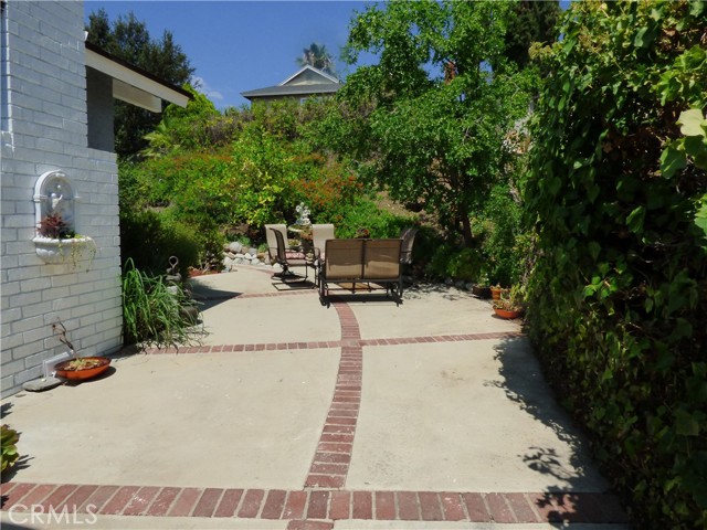 Detail Gallery Image 21 of 25 For 5650 Lake Lindero Dr, Agoura Hills,  CA 91301 - 3 Beds | 2 Baths