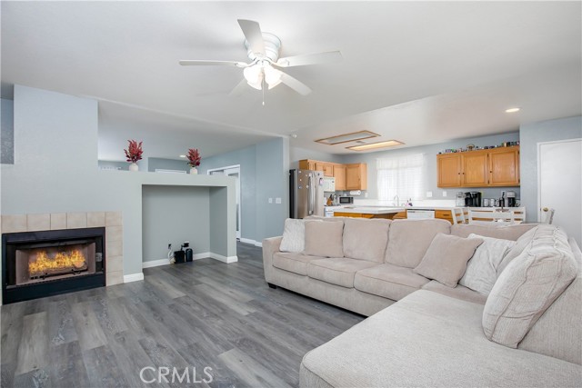 Detail Gallery Image 7 of 23 For 45451 Pickford Ave, Lancaster,  CA 93534 - 3 Beds | 2 Baths