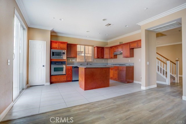 Detail Gallery Image 14 of 38 For 6273 Long Cove Dr, Fontana,  CA 92336 - 3 Beds | 2/1 Baths