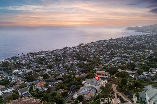 900 Gainsborough Drive, Laguna Beach CA: https://media.crmls.org/medias/3c4499c0-3cdd-443b-b967-d45265813b88.jpg