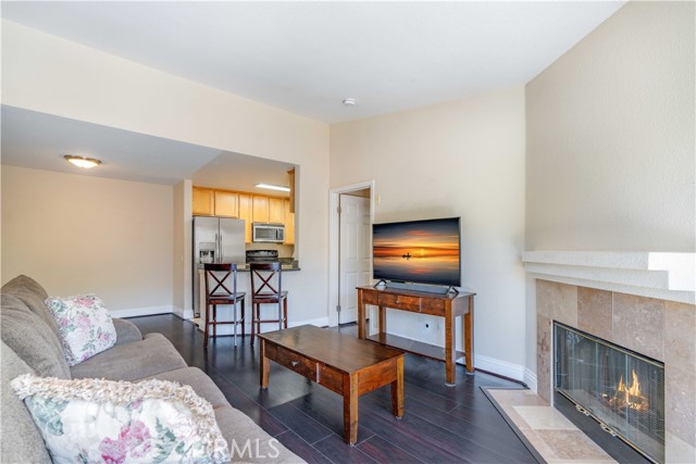 Detail Gallery Image 3 of 37 For 2325 Del Mar Way #208,  Corona,  CA 92882 - 2 Beds | 2 Baths