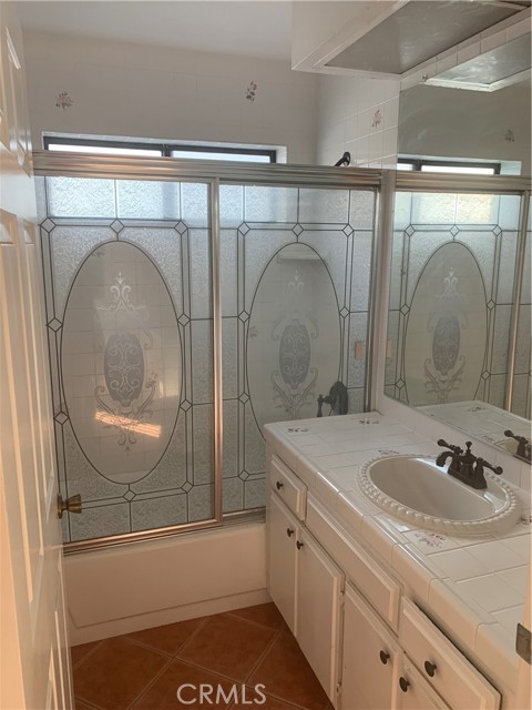 5246 Calderon Road, Woodland Hills CA: https://media.crmls.org/medias/3c476a15-e68c-4a1d-a216-5d625106760d.jpg