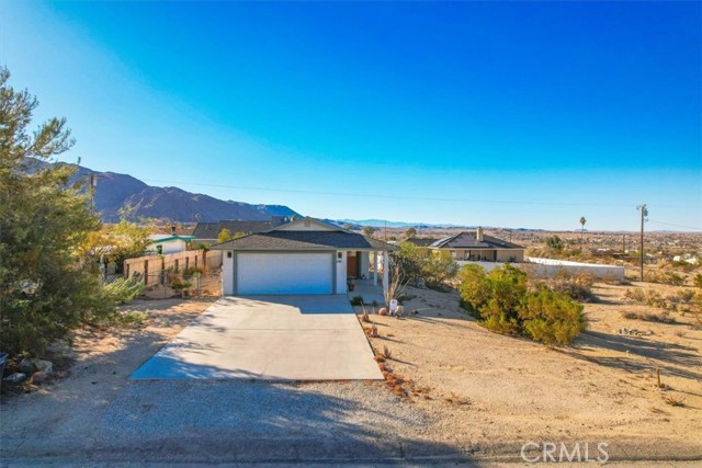 Detail Gallery Image 2 of 41 For 7410 Sherman Hoyt Ave, Twentynine Palms,  CA 92277 - 2 Beds | 2 Baths