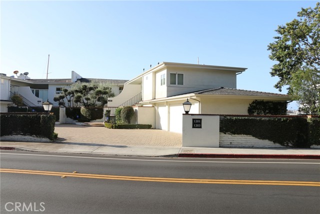 Detail Gallery Image 4 of 23 For 1201 Bayside Dr #101,  Corona Del Mar,  CA 92625 - 2 Beds | 2 Baths