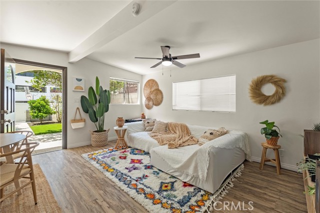 Detail Gallery Image 3 of 10 For 11945 Jefferson Bld, Culver City,  CA 90230 - 2 Beds | 1 Baths