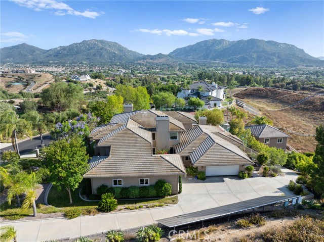 43845 Calle De Velardo, Temecula CA: https://media.crmls.org/medias/3c4d369c-803d-40a3-8029-5847690570ed.jpg