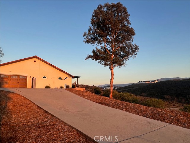 35251 Calle Campo, Temecula CA: https://media.crmls.org/medias/3c4dcf04-0b57-4326-84b4-411c257ed061.jpg