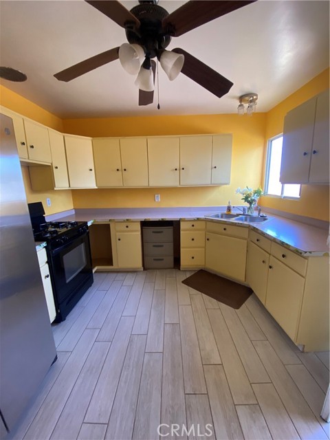 1134 E Highland Court, Ontario CA: https://media.crmls.org/medias/3c4efaca-fb03-4bf0-84ab-ddb3aab3ede1.jpg