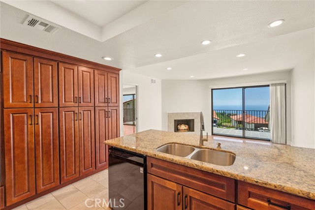 Detail Gallery Image 16 of 42 For 25 Ocean Crest Ct, Rancho Palos Verdes,  CA 90275 - 2 Beds | 2/1 Baths