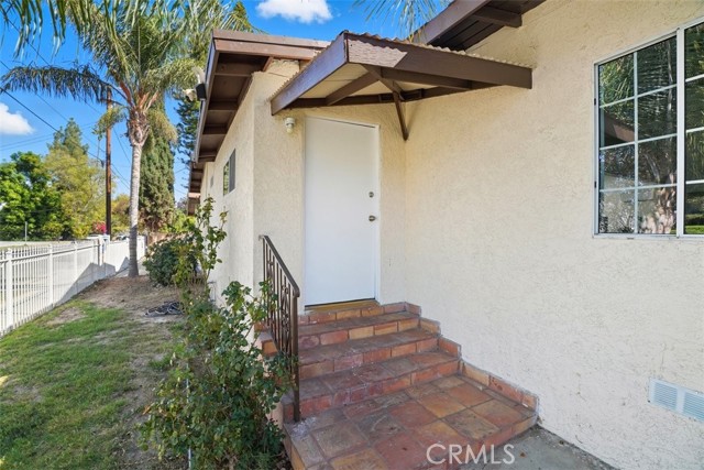 7958 Tampa Ave, Reseda CA: https://media.crmls.org/medias/3c50a220-8a7b-4148-8613-d2b175303d1b.jpg