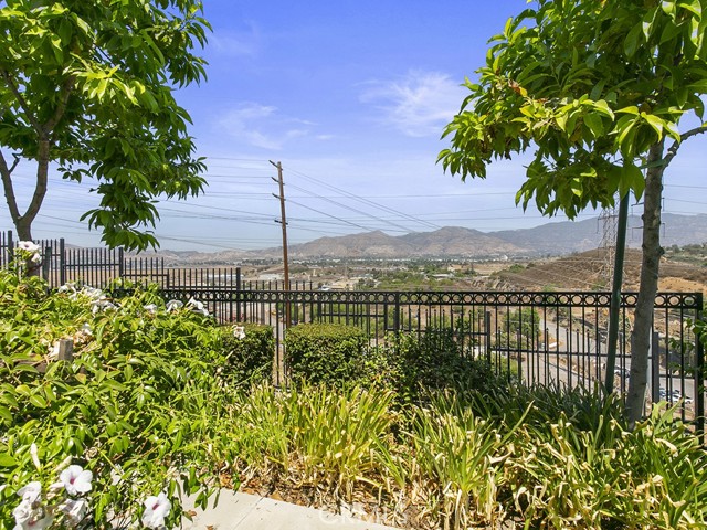 Detail Gallery Image 2 of 25 For 15617 Odyssey Dr #31,  Granada Hills,  CA 91344 - 2 Beds | 2 Baths