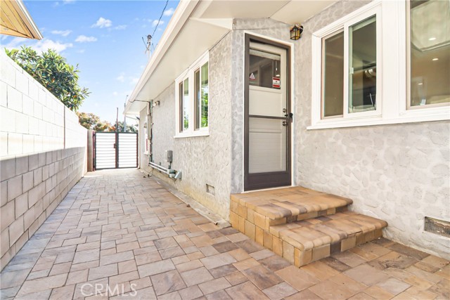 Detail Gallery Image 12 of 26 For 721 E Elmwood, Burbank,  CA 91501 - 3 Beds | 2 Baths