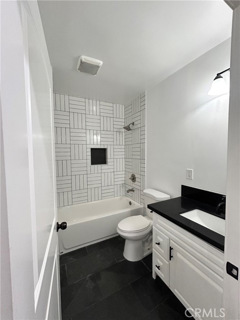 Detail Gallery Image 9 of 15 For 10603 S Osage Ave, Inglewood,  CA 90304 - 3 Beds | 3 Baths