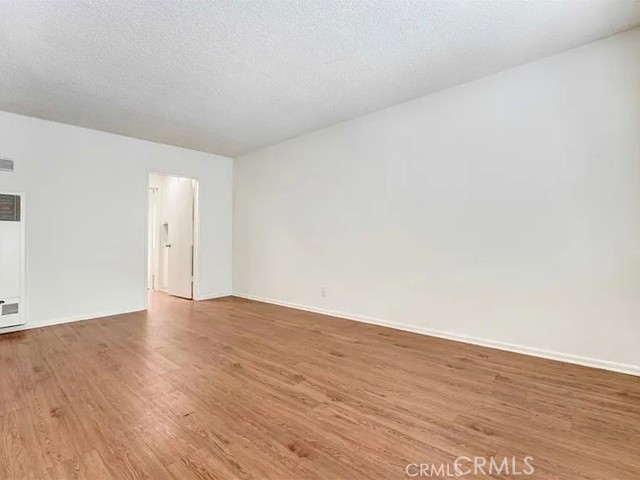 Detail Gallery Image 3 of 8 For 12400 Mitchell, Los Angeles,  CA 90066 - 1 Beds | 1 Baths