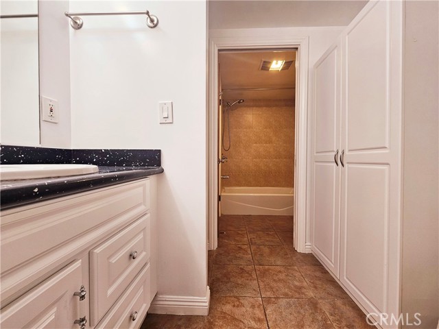 Detail Gallery Image 14 of 16 For 10966 Rochester#2 Ave, Los Angeles,  CA 90024 - 1 Beds | 1 Baths