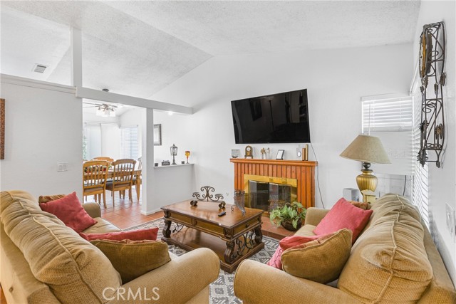 Detail Gallery Image 5 of 20 For 1829 Springtree, Perris,  CA 92571 - 2 Beds | 1 Baths