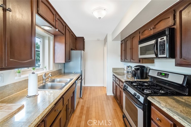 Detail Gallery Image 8 of 29 For 1720 Westcliff Dr #10,  Newport Beach,  CA 92660 - 1 Beds | 1 Baths