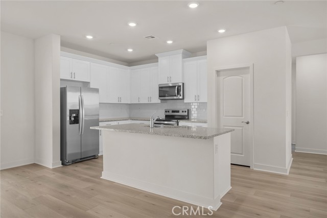 4 Bed Home for Sale in Apple Valley, California