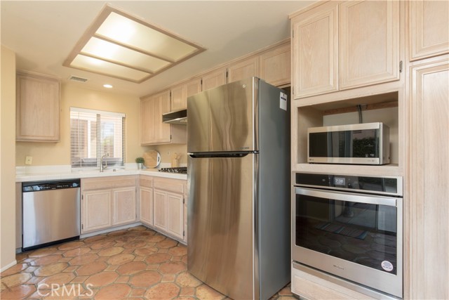 Detail Gallery Image 8 of 27 For 25836 Blake Ct, Stevenson Ranch,  CA 91381 - 3 Beds | 3 Baths