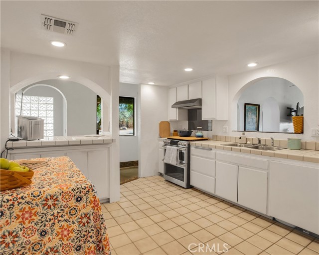 Detail Gallery Image 11 of 36 For 8977 Del Monte Ave, Yucca Valley,  CA 92284 - 3 Beds | 2 Baths