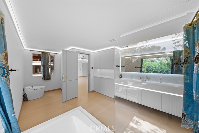 27411 Santa Fe Street, Hemet CA: https://media.crmls.org/medias/3c56063a-5139-4a13-9a11-a305e4edd1d7.jpg