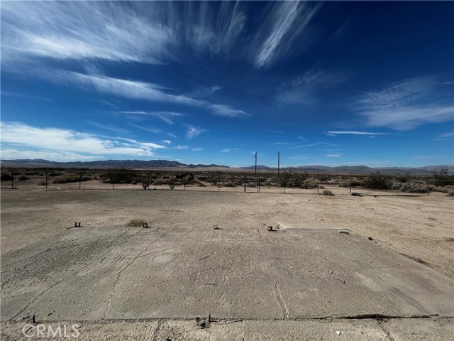 87780 Amboy Road, Amboy CA: https://media.crmls.org/medias/3c56261e-f923-4cb4-8904-24a5150c1af7.jpg