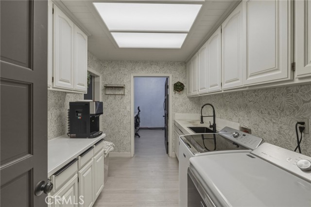 716 Lucia, Redondo Beach, California 90277, 3 Bedrooms Bedrooms, ,3 BathroomsBathrooms,Residential,For Sale,Lucia,SB26088691