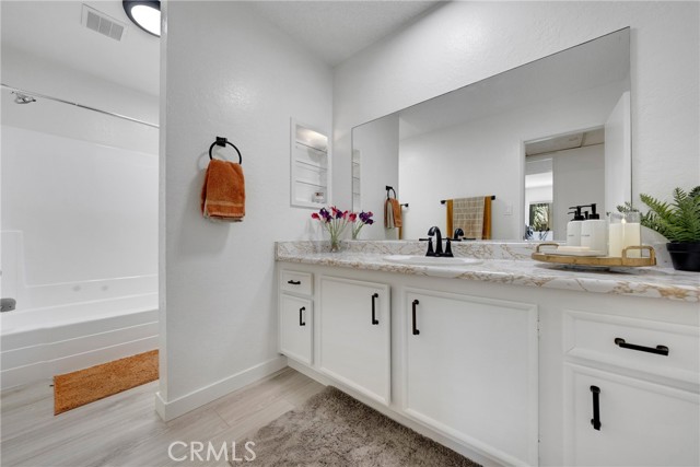 2386 E Del Mar Boulevard, Pasadena CA: https://media.crmls.org/medias/3c57b0d1-a6a5-4255-a909-0e532a393fc6.jpg