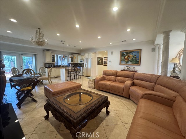 Detail Gallery Image 4 of 44 For 5092 Chimineas, Tarzana,  CA 91356 - 4 Beds | 2 Baths