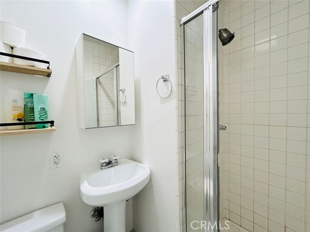 Detail Gallery Image 6 of 13 For 1114 6th St #3,  Santa Monica,  CA 90403 - 1 Beds | 1 Baths