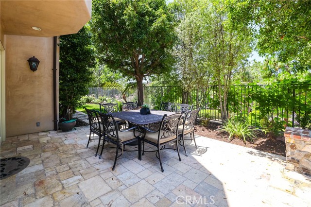 20 Cherry Hills Lane, Newport Beach CA: https://media.crmls.org/medias/3c58983d-68eb-4af8-b61d-9417854c6a52.jpg