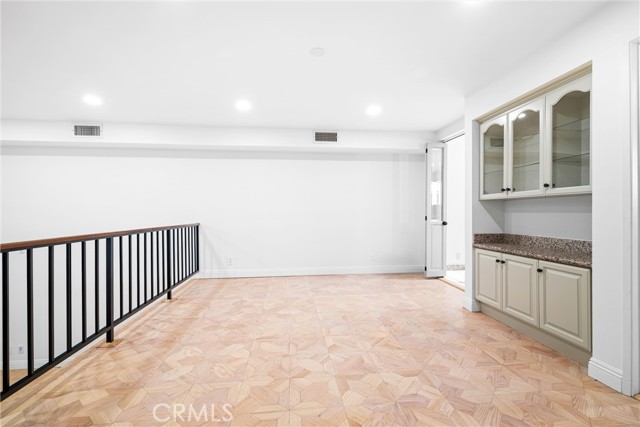 5335 White Oak Avenue, Encino CA: https://media.crmls.org/medias/3c58ccf6-51da-4d1a-aab5-f30cd39d68aa.jpg
